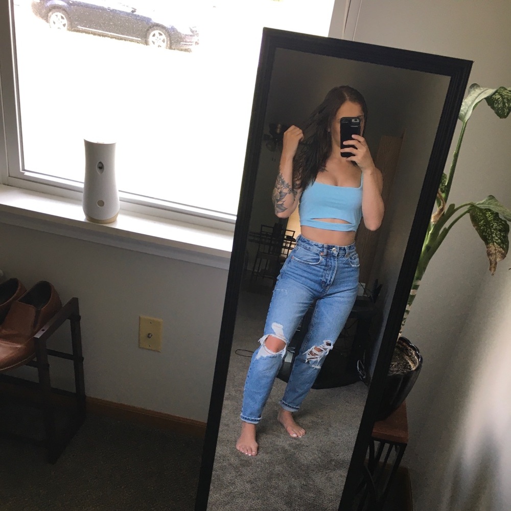 cut out crop top